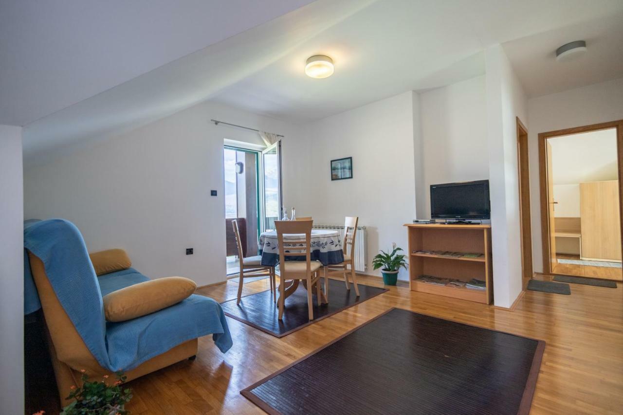 קורניצה Apartments And Room Robert מראה חיצוני תמונה